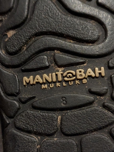 Manitobah Mukluks Waterproof Snowy Owlet, Size 8 - Picture 6 of 9